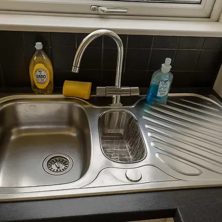 Spacious 3-bed Near Avonmouth & M5, -ideal For Contractors And Work * Bristol