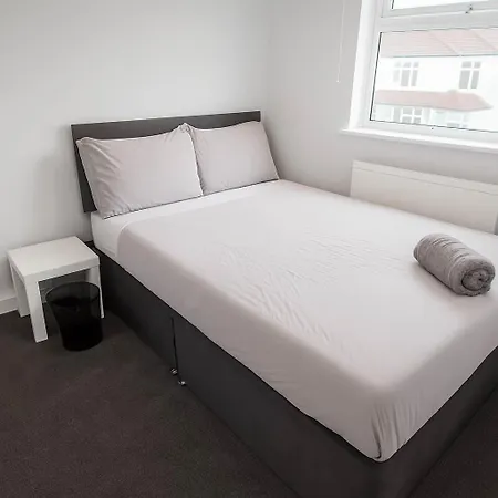 Spacious 3-bed Near Avonmouth & M5, -ideal For Contractors And Work דירה בריסטול