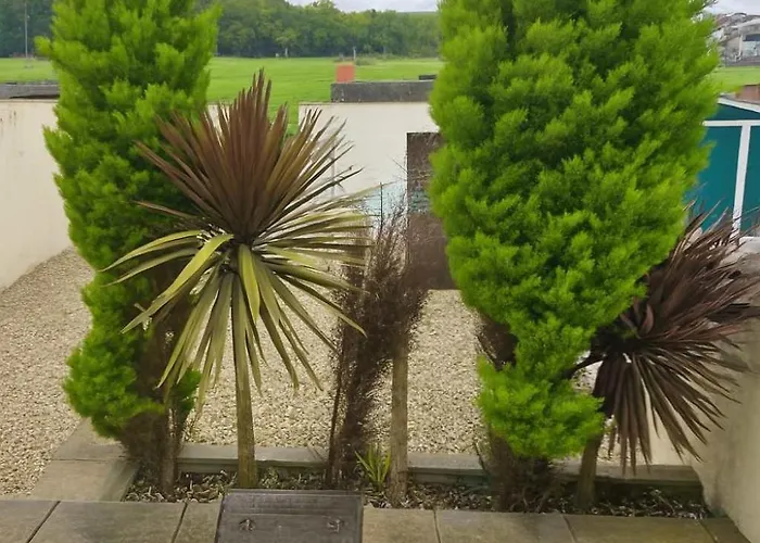 Spacious 3-bed Near Avonmouth & M5, -ideal For Contractors And Work דירה